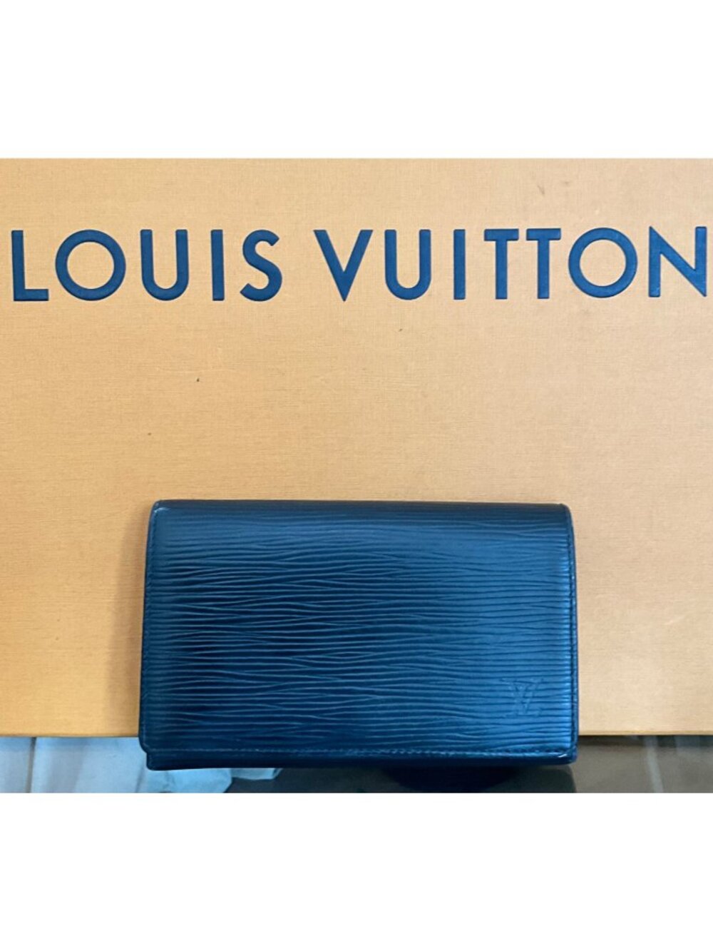 Louis Vuitton Black Epi Leather Wallet Fabulous & Fancy For The Elite
